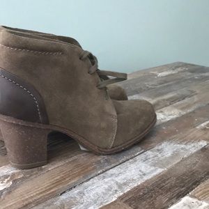 Clarke’s Sashlin Sue ankle booties